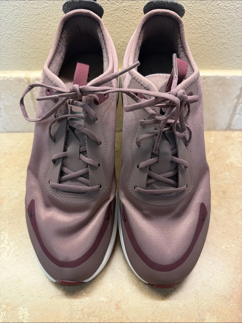Nike Air Max sleek nike